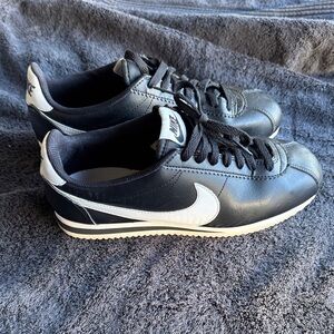 Nike Classic Cortez Leather Sneakers